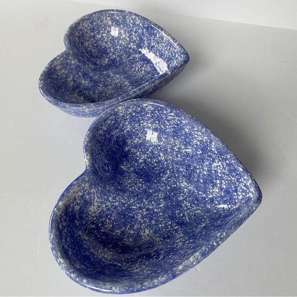 Sponge ware Heart Shaped Bowls Set Of 2 Signed blue white EUC pottery hand made - Picture 13 of 16